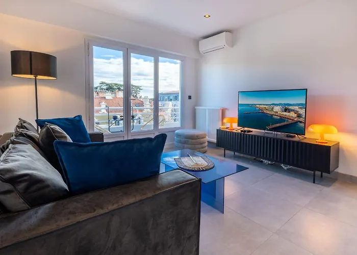 06Az - Apartment With Terrace - 10Min From Palais